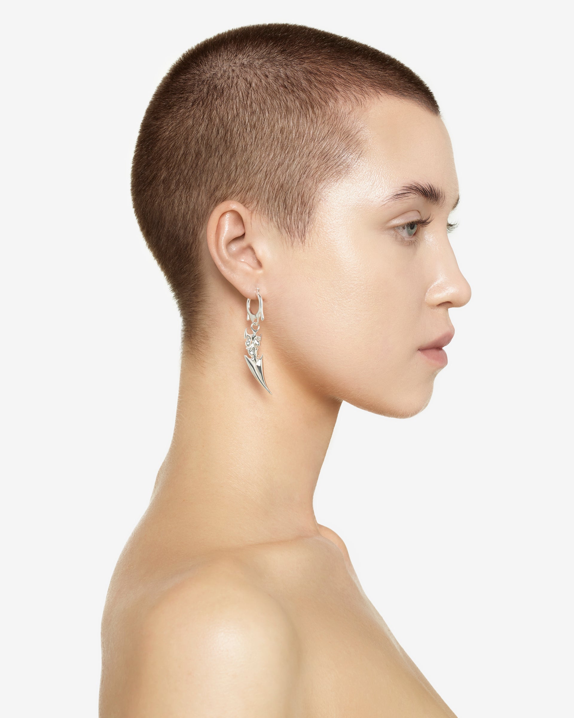 BLADE BODY HOOP EARRING SILVER.