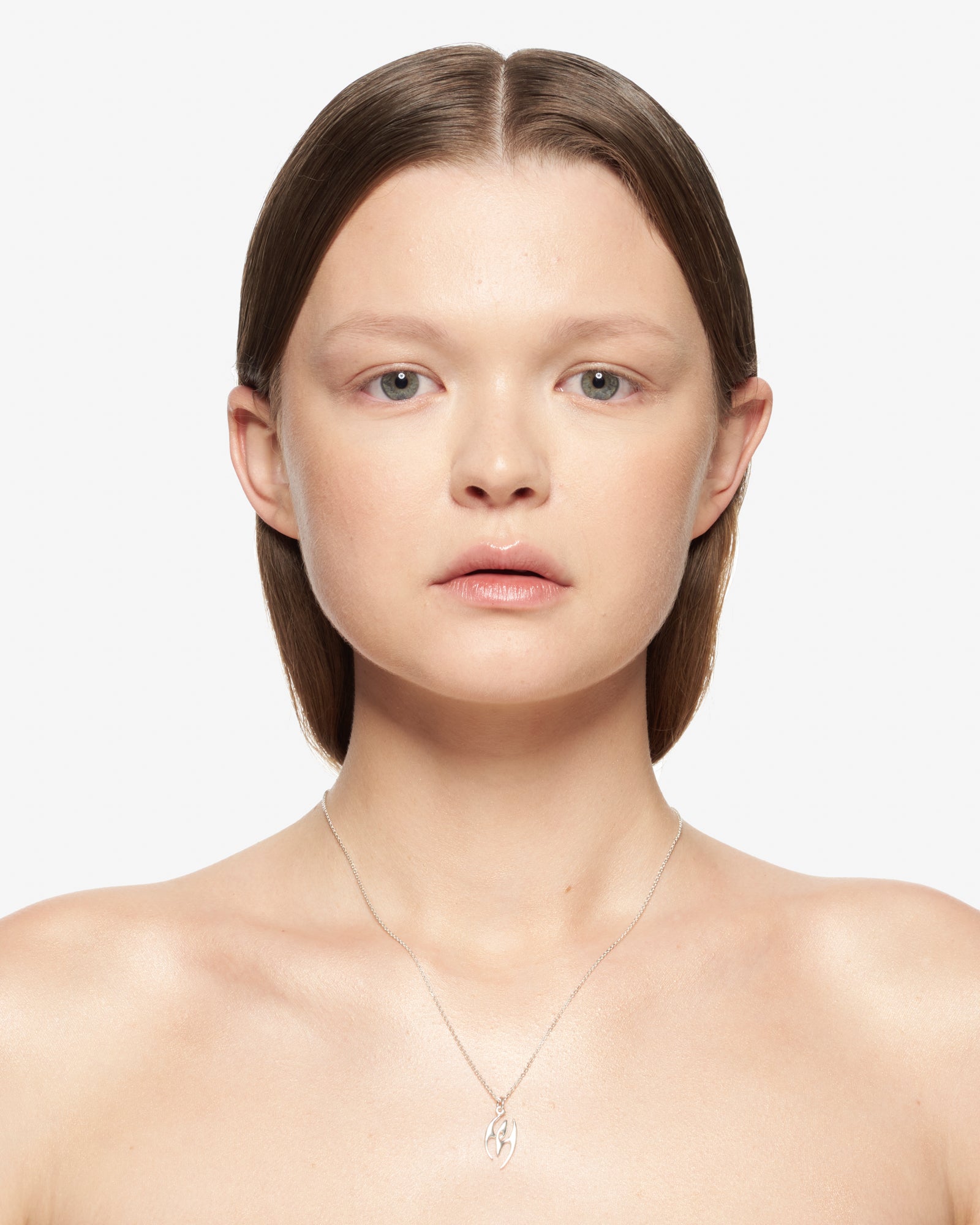 SYDORIA PENDANT NECKLACE SILVER.